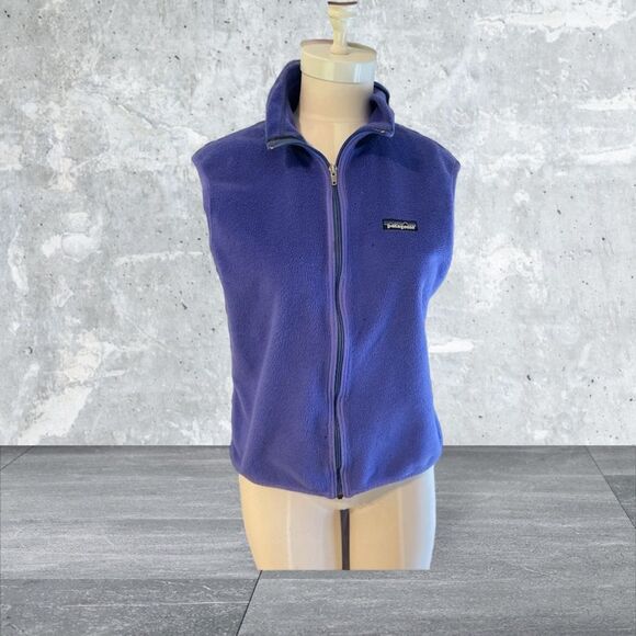 Patagonia Jackets & Blazers - PATAGONIA women’s purple/black vest. Size M